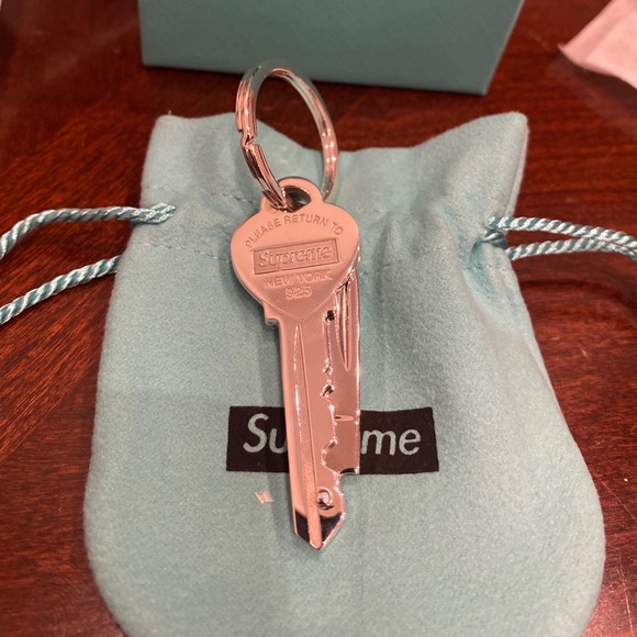 SUPREME x Tiffany Silver Heart Knife Keyring New in box